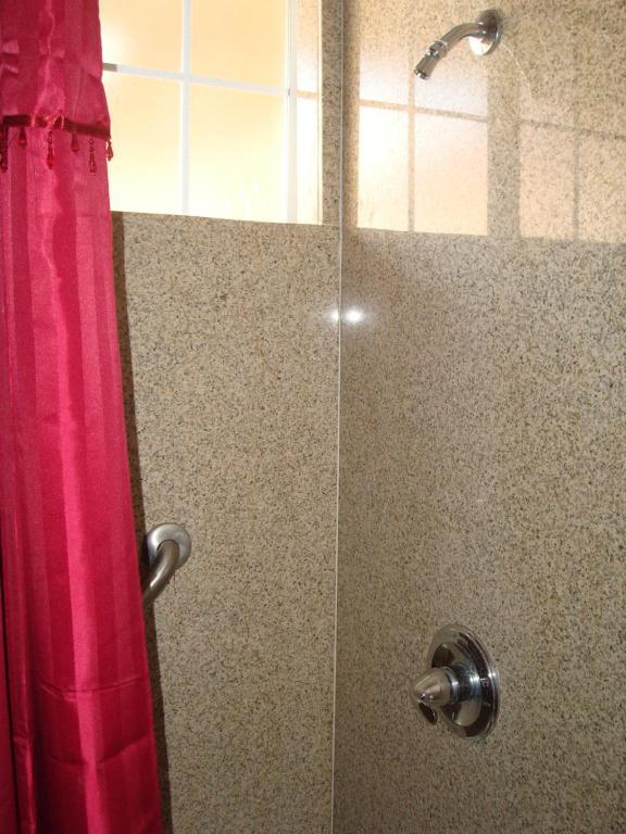 Travel Inn Los Angeles Room photo